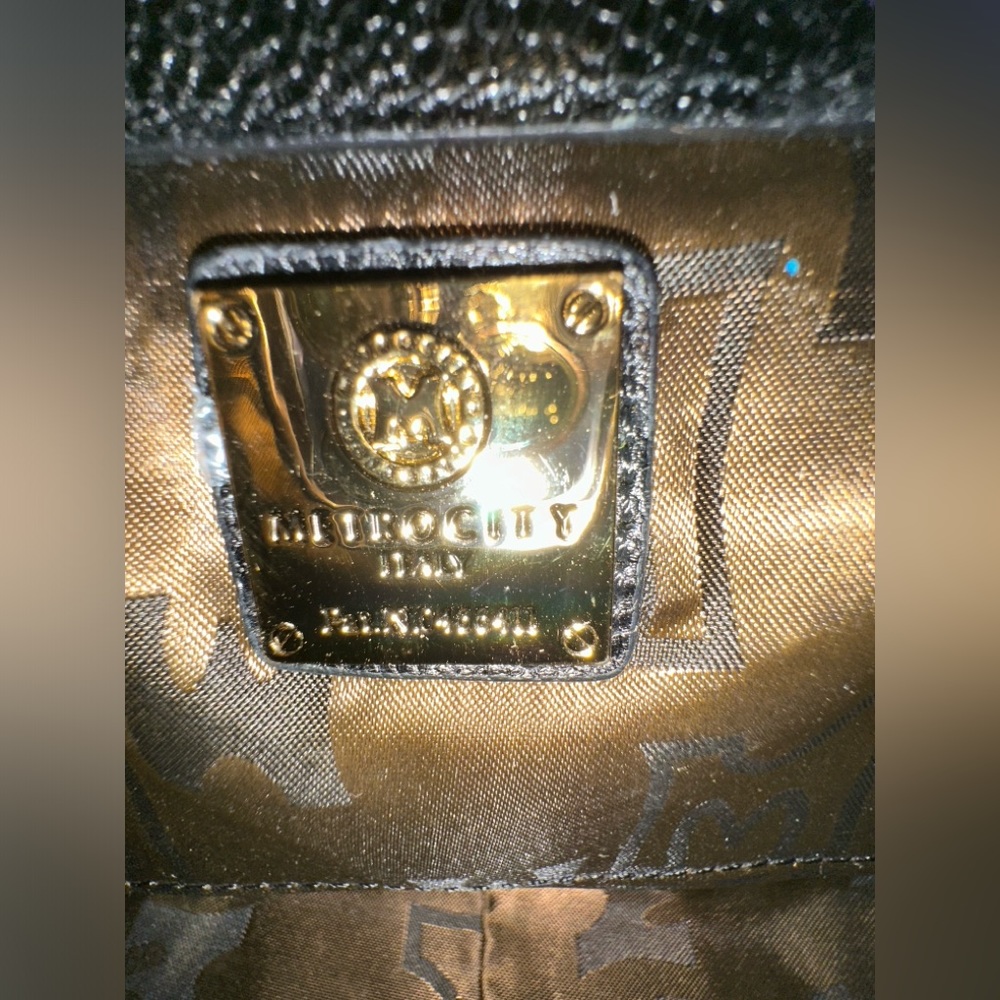 METROCITY ITALY Quilted Leather SERRATO Collection Black Gold Shoulder Bag EUC - Picture 9 of 15